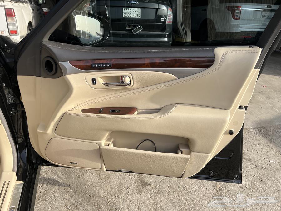 Lexus 460LS door decor and beige rim 201363216391448707111