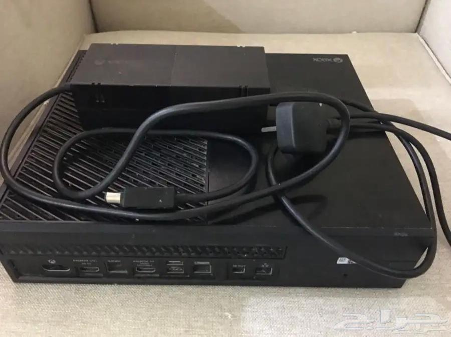 Xbox One clean with Grand Theft Auto disc63143242724354111