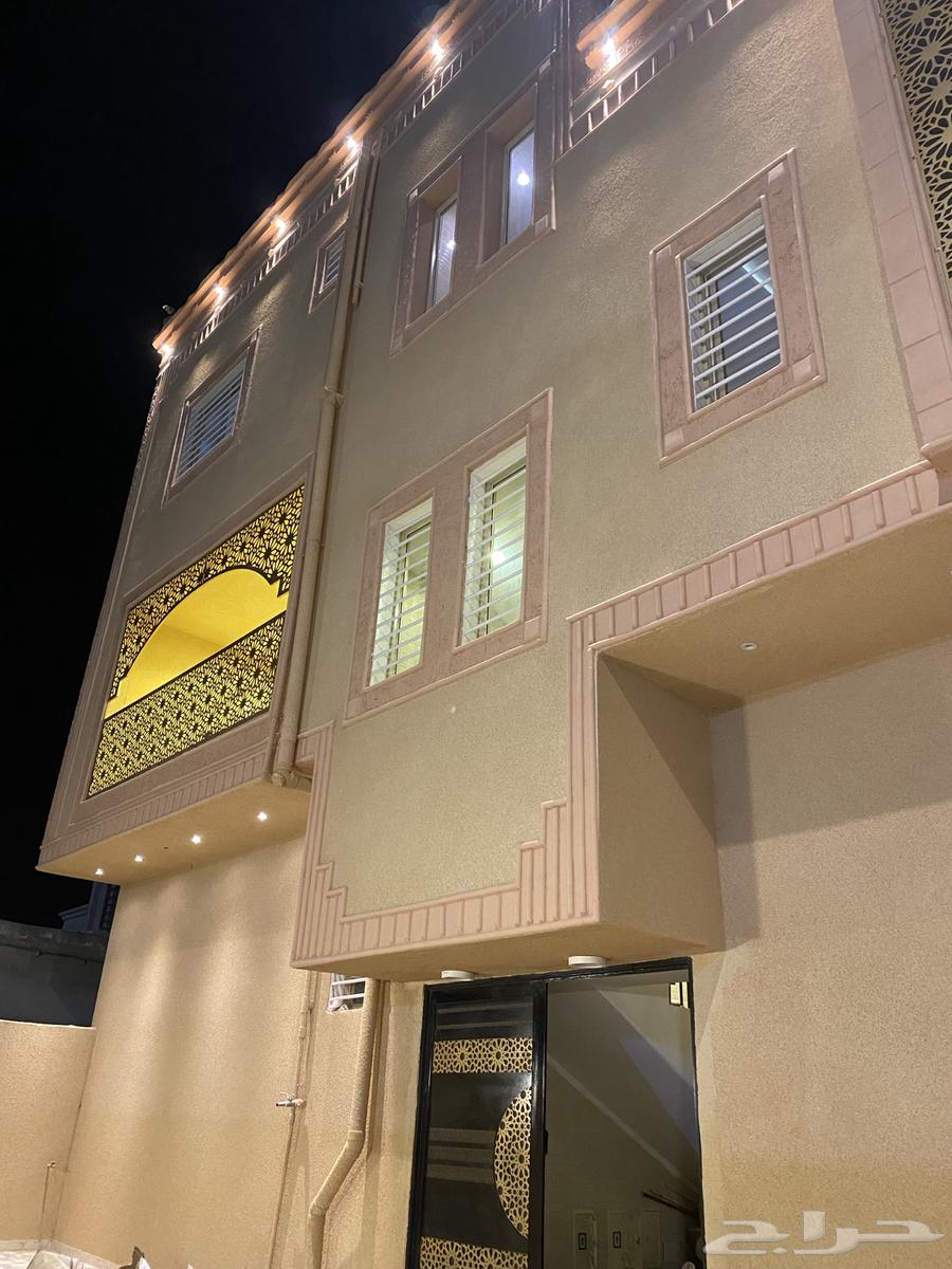 فيلا وثلاث شقق للبيع اوالايجار مخطط الجوهرة بمحايل عسير63010197548161111