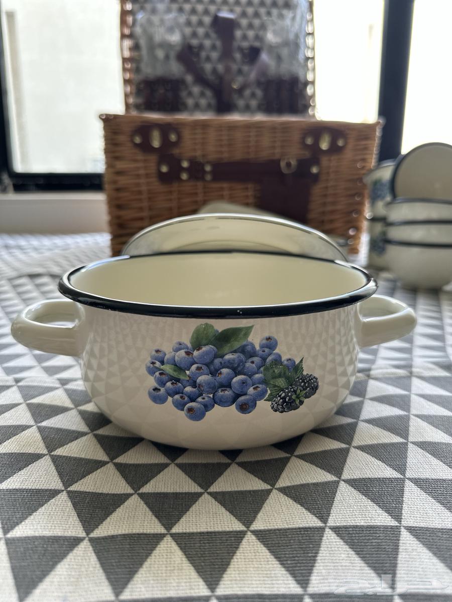 A wicker basket from a farm with original Ukrainian items  
A wicker basket from a farm with original Ukrainian items63255753291010110