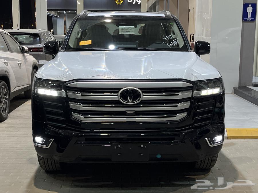 Toyota Land Cruiser GXRL4 2025, Saudi customs card, black63209360460162111