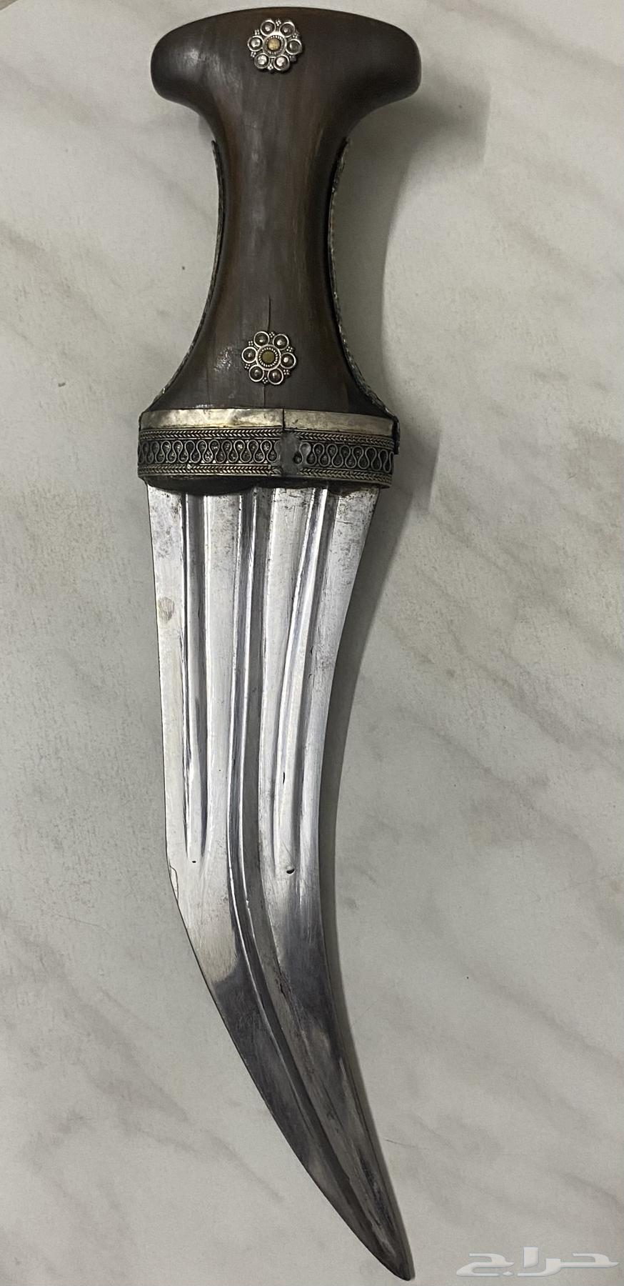 An authentic old dagger for connoisseurs63210942555777113