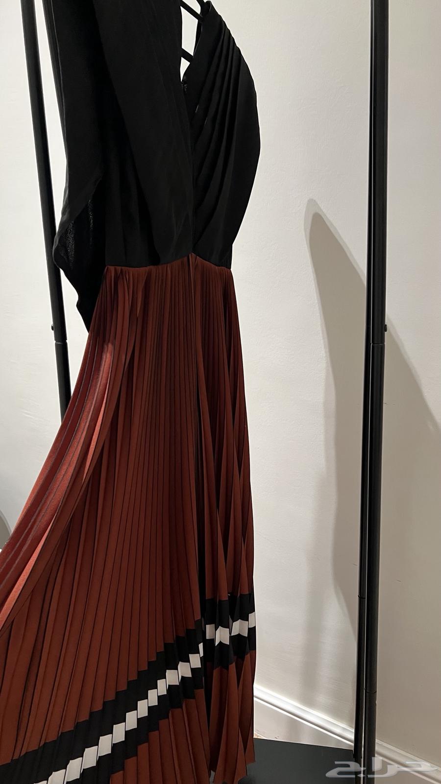Thread dress, size medium, 500, negotiable for 400 for those in a hurry63142331632899111