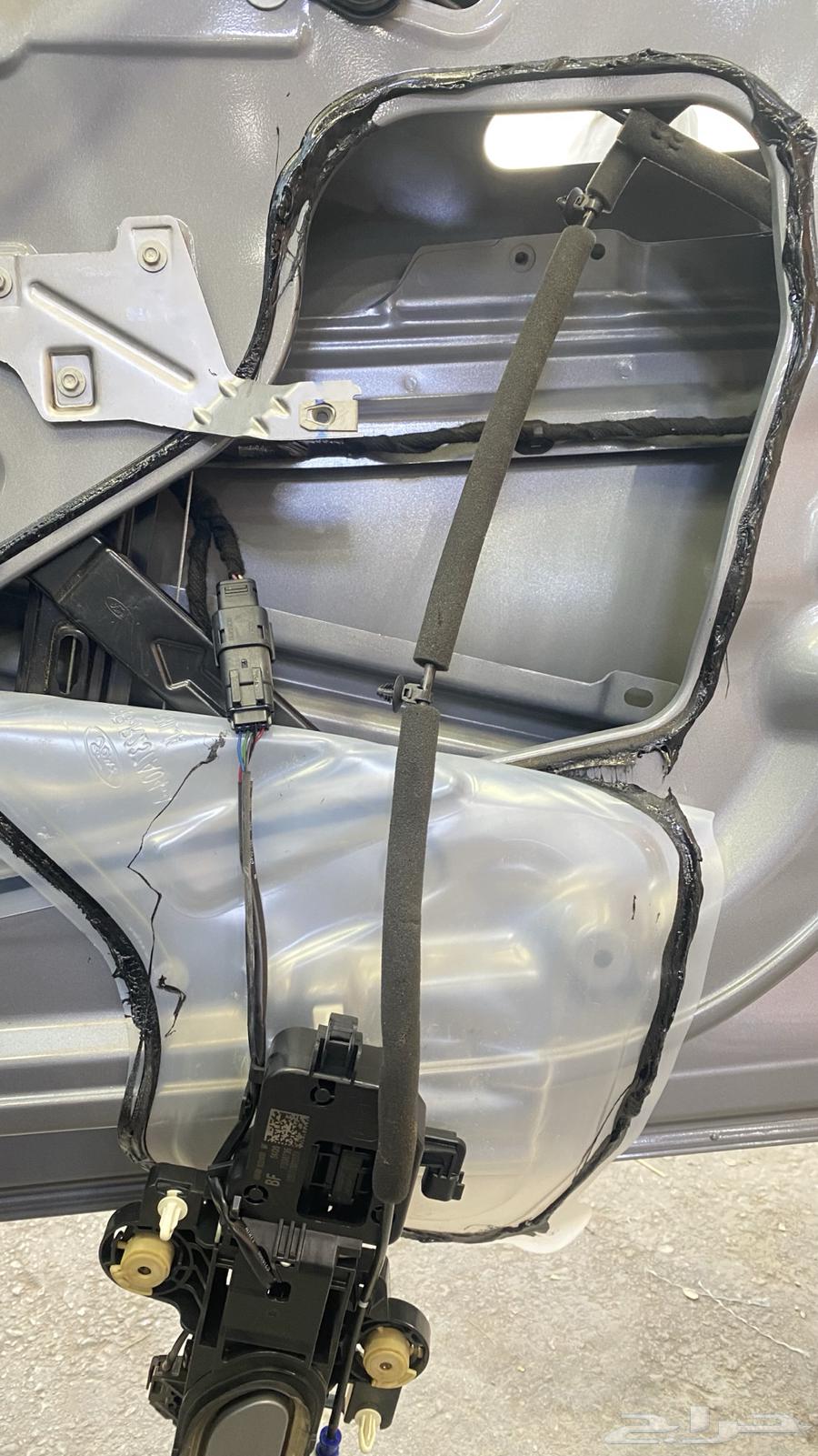Repairing the door handle of a 2023 Torres, the shop's name is Basem Car for Car Decoration63205918108034112