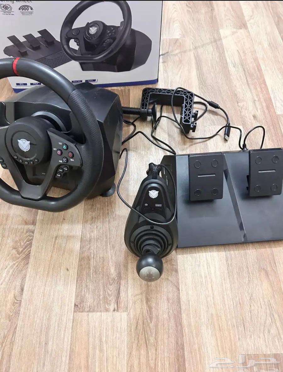 A new Sony lens that mounts on the camera.63142366002691112