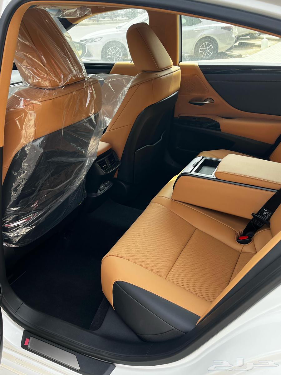 Lexus ES250 2025, cash and installments, lowest price at Al-Safwa63206924159745112