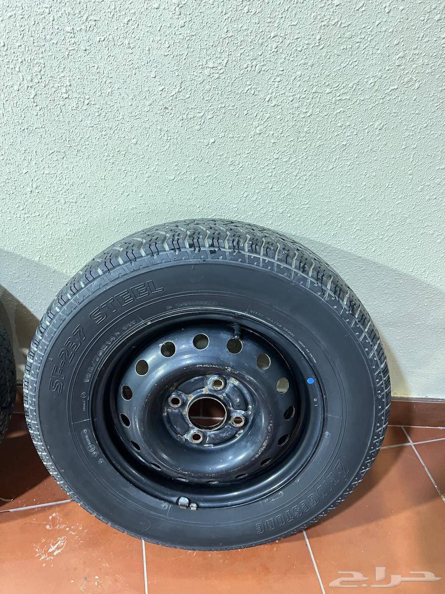 For sale: 3 Bridgestone tires, year 200263206907866881111