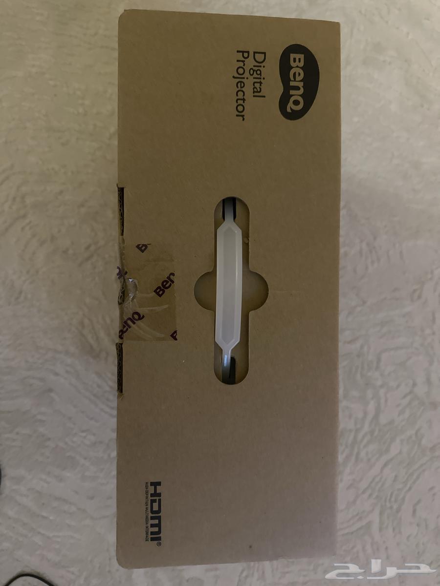 A semi-new BenQ projector63142353134595112