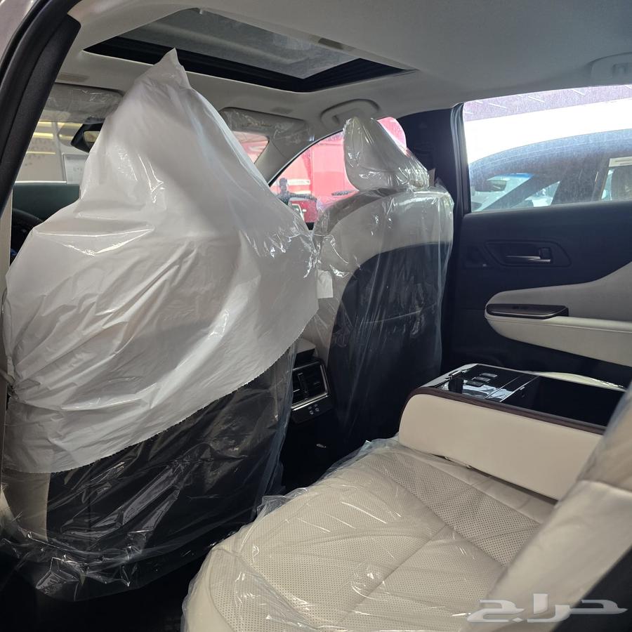 Toyota Crown Premium 2025, cash and installments, lowest price at Al-Safwa63205918151171112