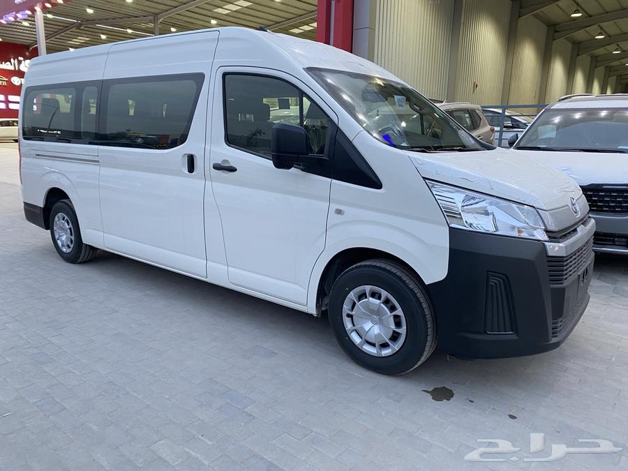 Toyota 13-passenger diesel minibus, Saudi model, 202563209402144386111