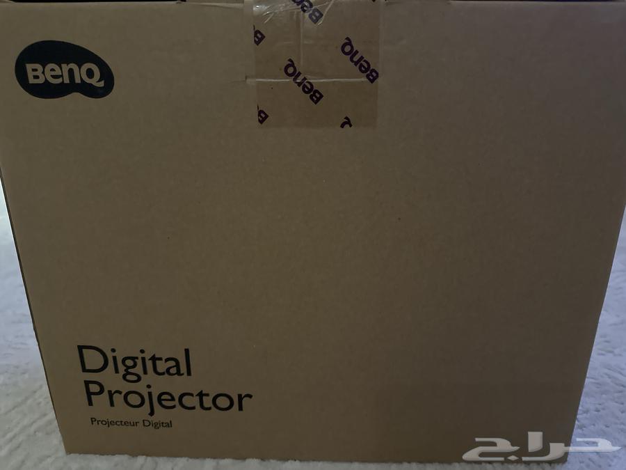 A semi-new BenQ projector63142353134595113