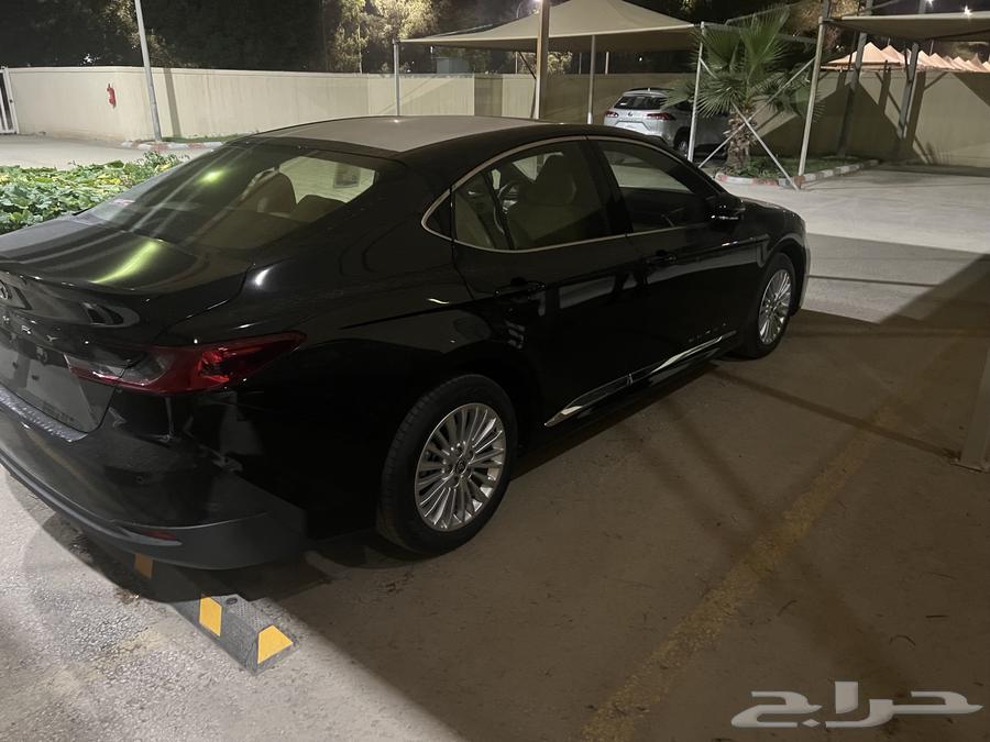 Black full-option half Camry with gasoline, zero kilometers63205921869441113