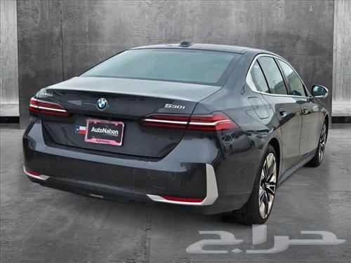 BMW 530i 202463205911077761112