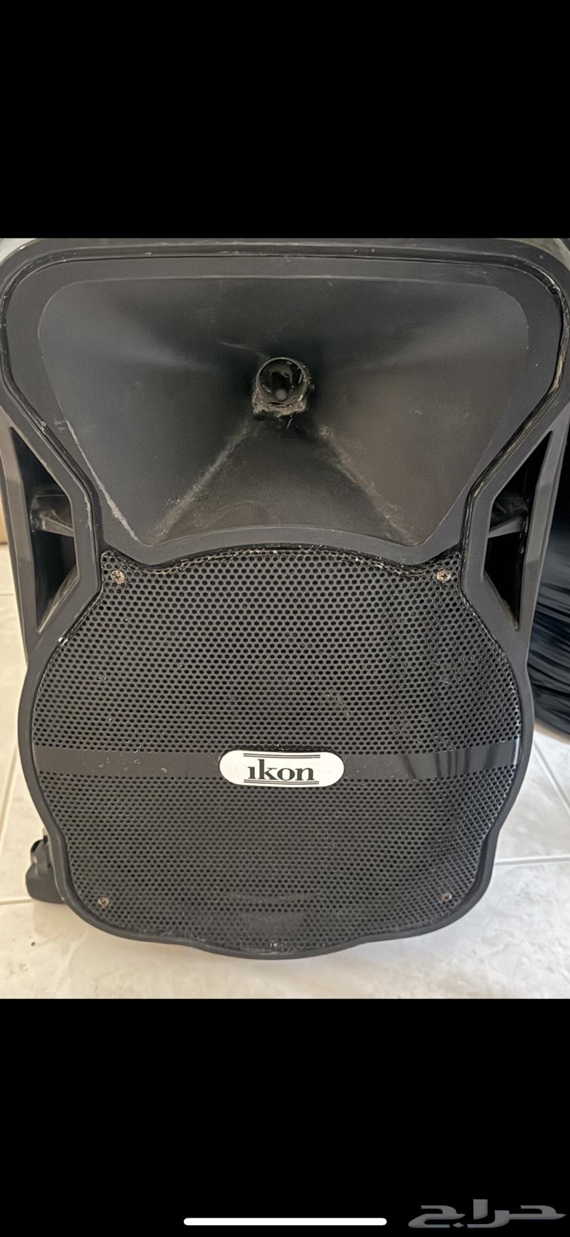 Projector  
Display screen  
Headphones63209392571265113