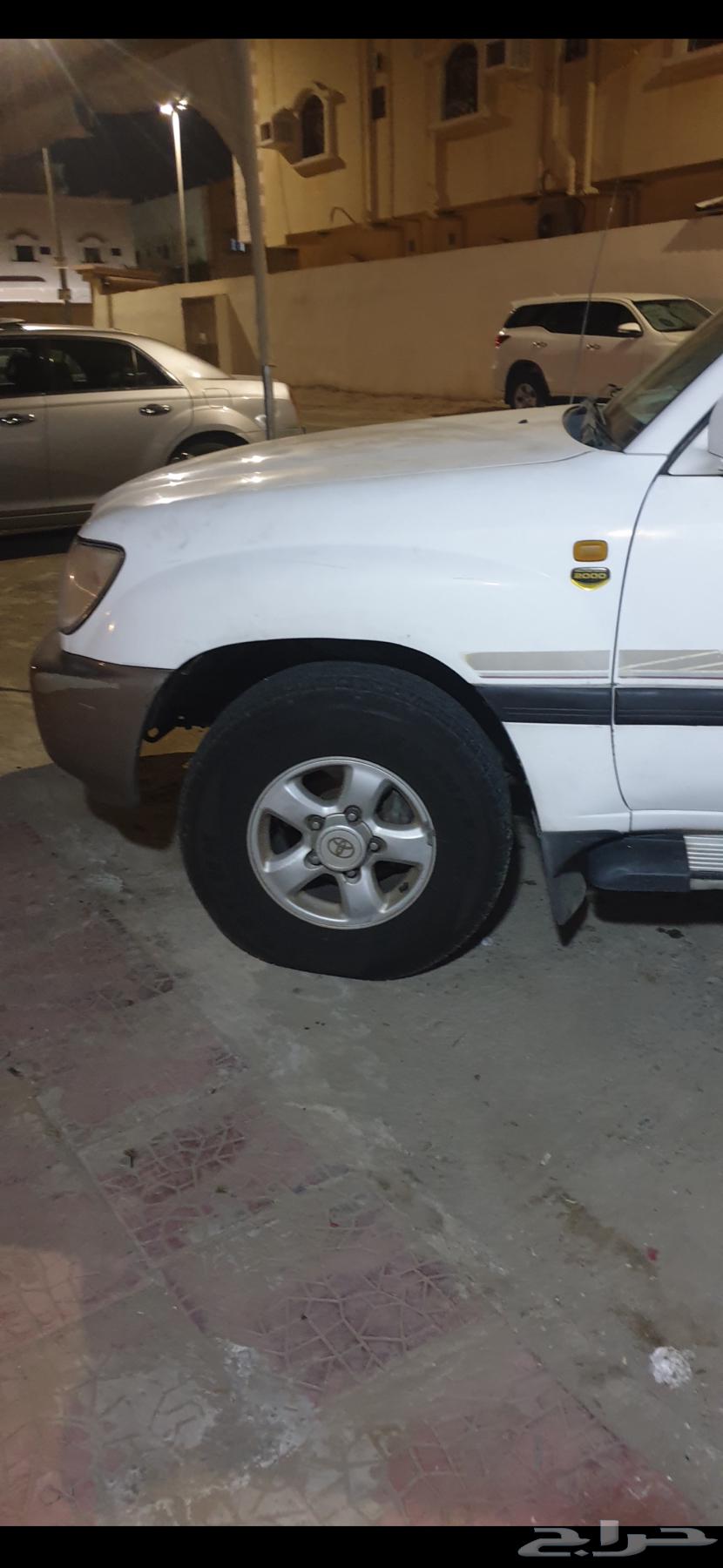 Land Cruiser sedan model 2000 for sale63206921139969112