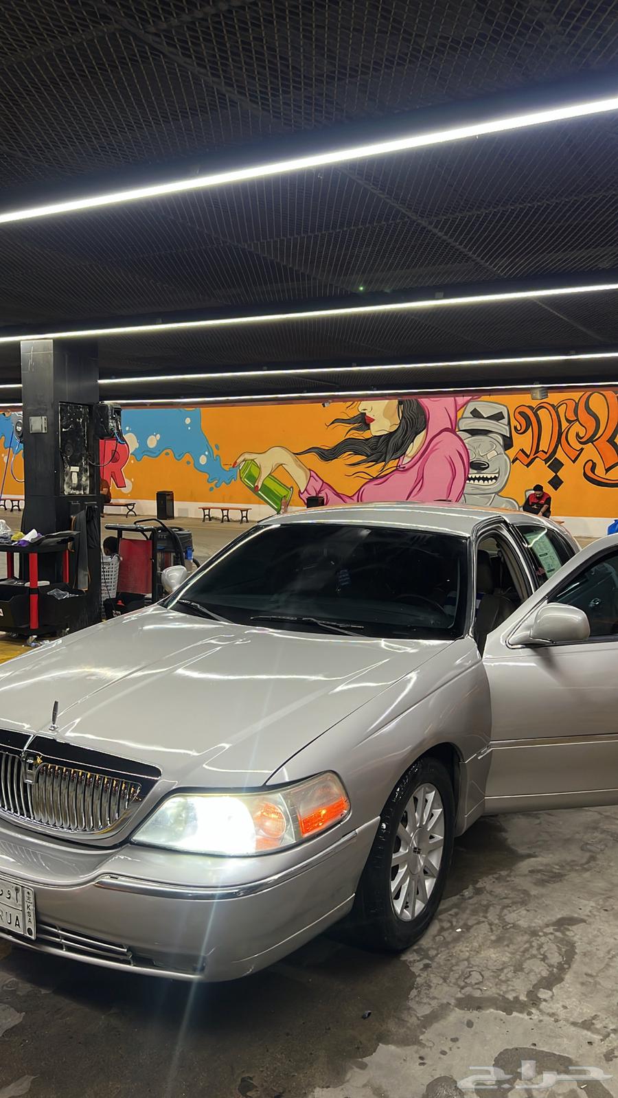 To be a 2006 Town Car for sale63205408451073111
