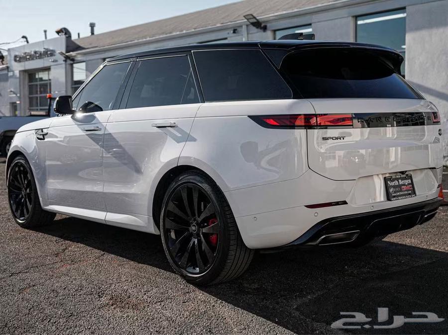 Range Rover Sport SE DYNAMIC 2023 in burgundy interior at a special price63204925278211114