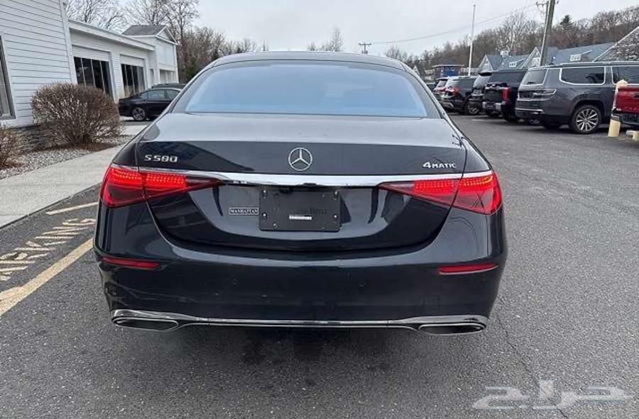 Mercedes car63203739460994112