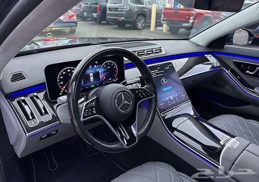 Mercedes car63203739460994111