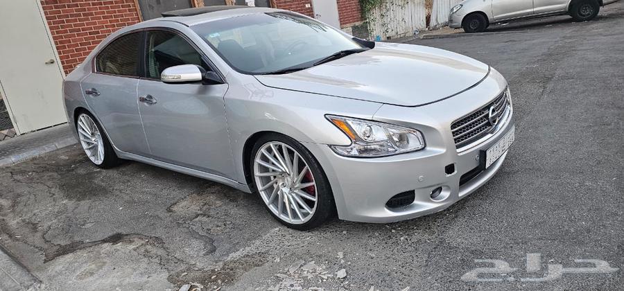 Nissan Maxima is clean63204901628801112