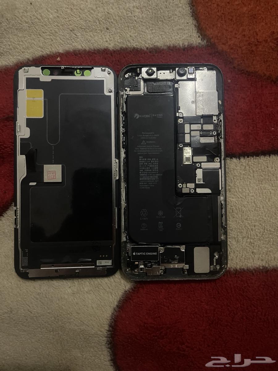 Phone 11 Pro for sale, needs screen, 64 GB, the phone is working.63204894307459111