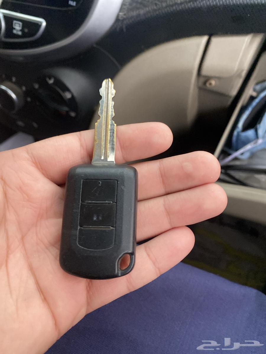 New car key insertion, correct and complete63203217079299111