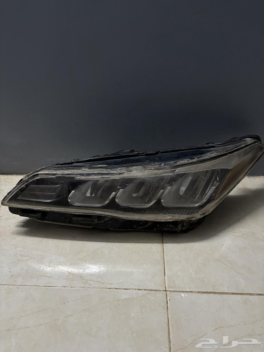 Noor Afloun, glass changed due to sale, required change 90063205387886339111