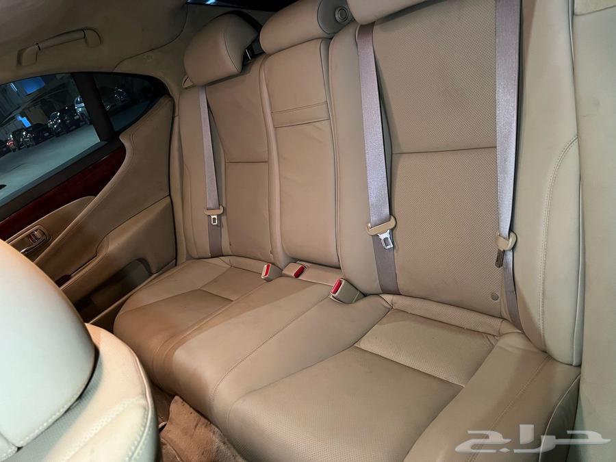 Interior of Lexus LS63205922398723114