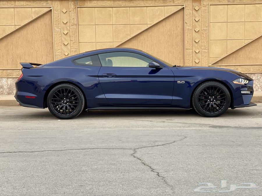 Ford Mustang 2019 with low mileage (customs card)63201715279235113