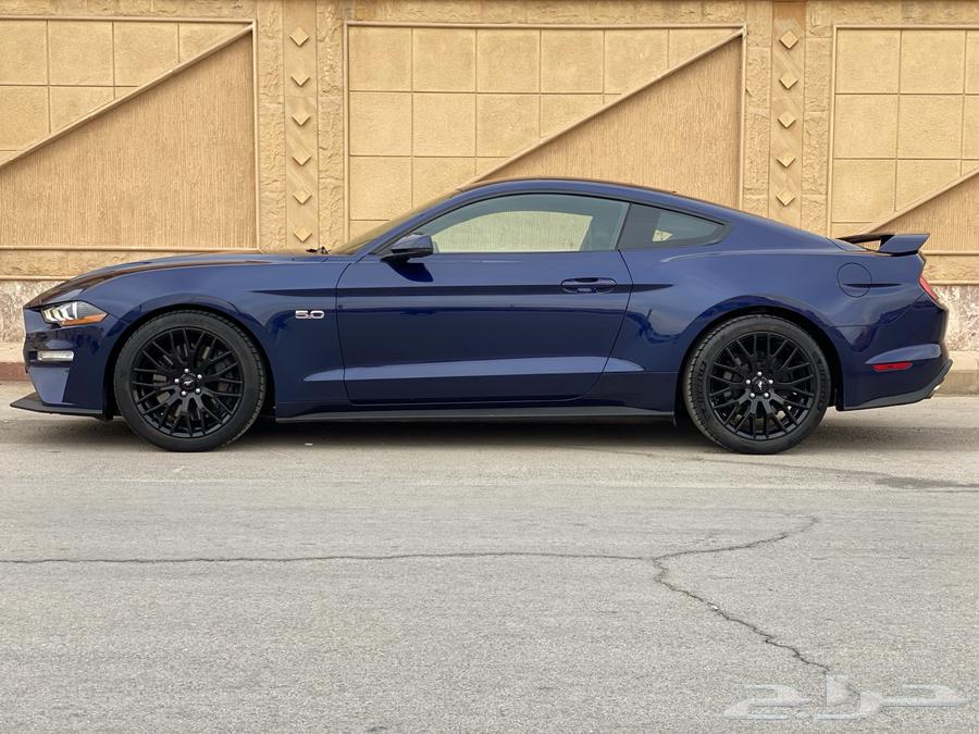 Ford Mustang 2019 with low mileage (customs card)63201715279235112