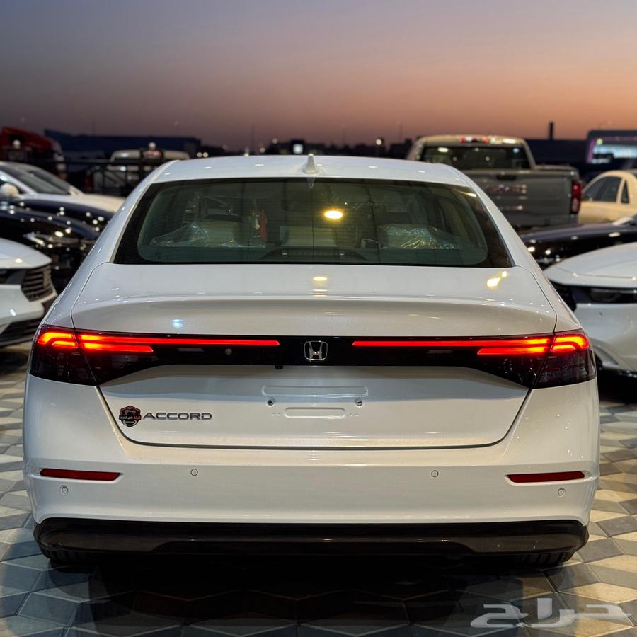 Honda Accord fully loaded 2024, hurry before stock runs out at a price of 135,00063204917907331113