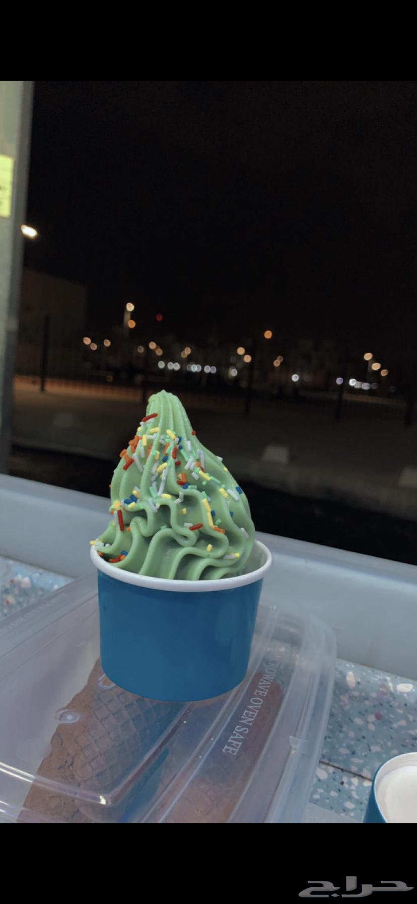 Ice cream car for occasions and celebrations63202716356483111