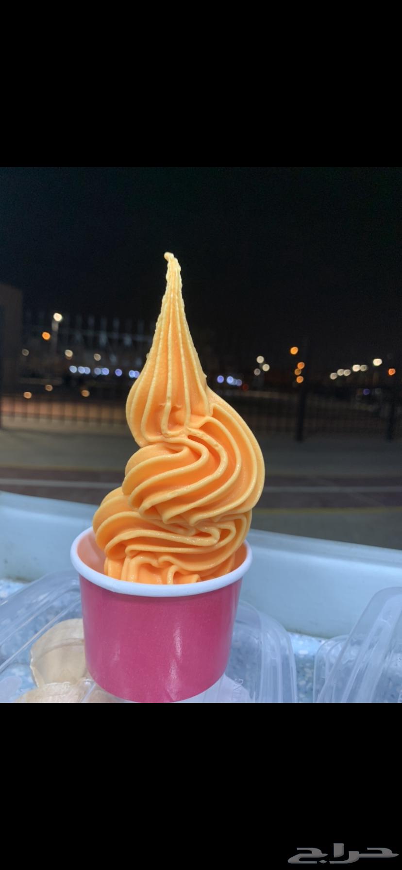 Ice cream car for occasions and celebrations63202716356483113