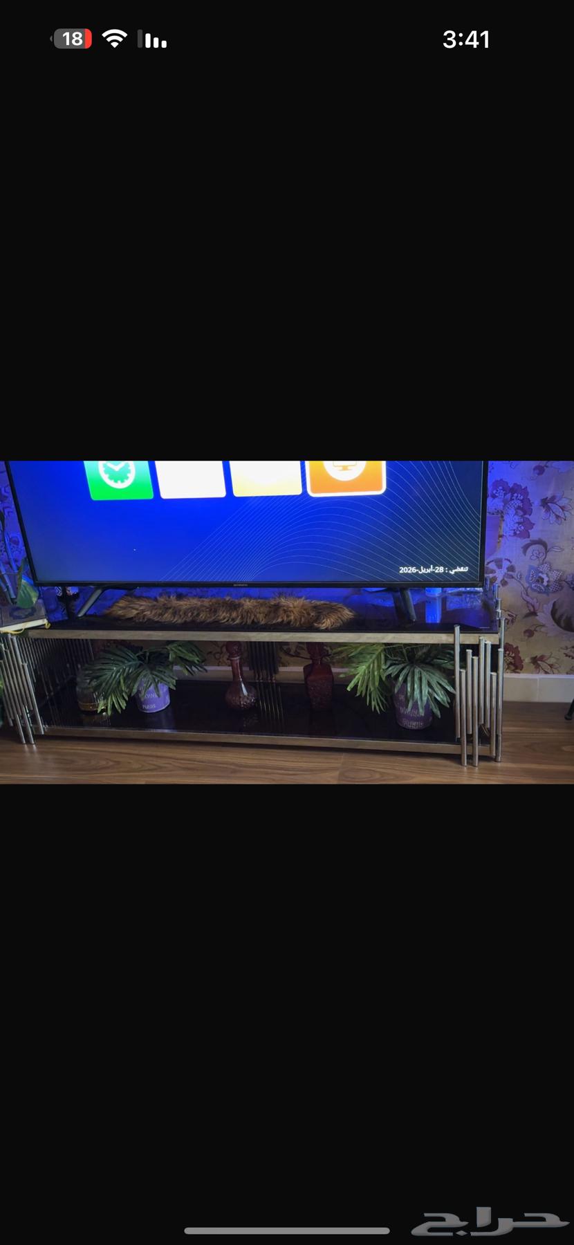 Selling a brand new sofa, a TV table, and a semi-new reception table.63204890910977114