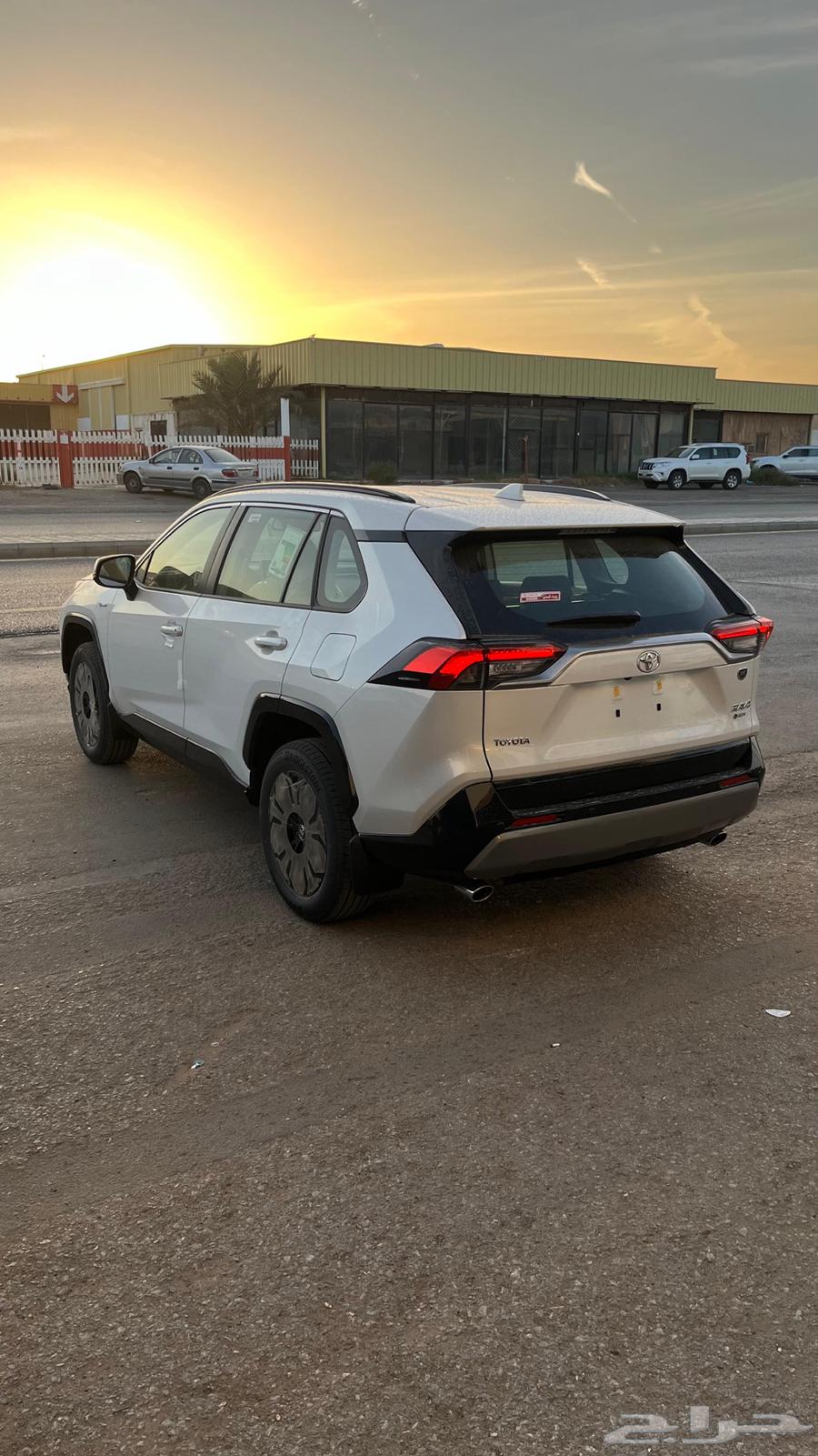 RAV4 XLE Premium Gasoline 202563199665273475113