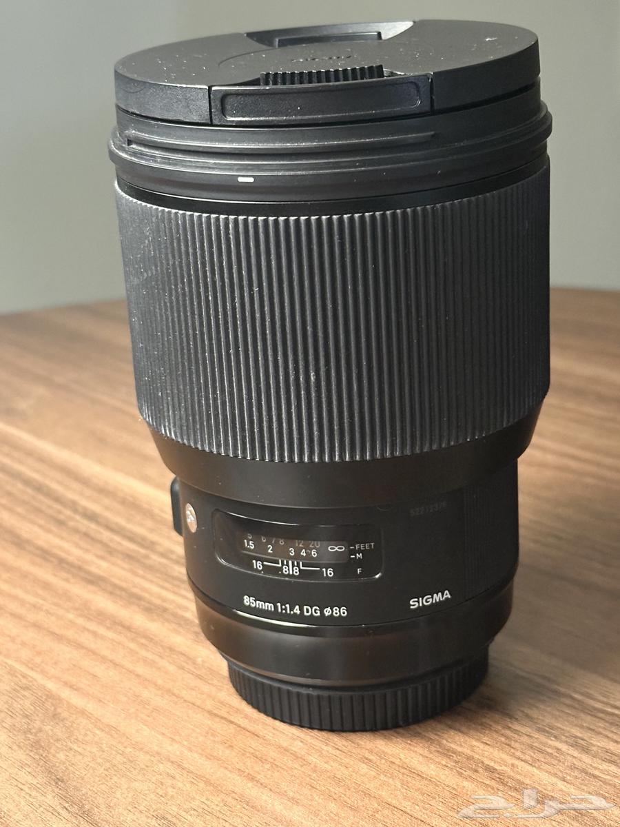 Sigma 85mm f/1.4 lens63138071596162112