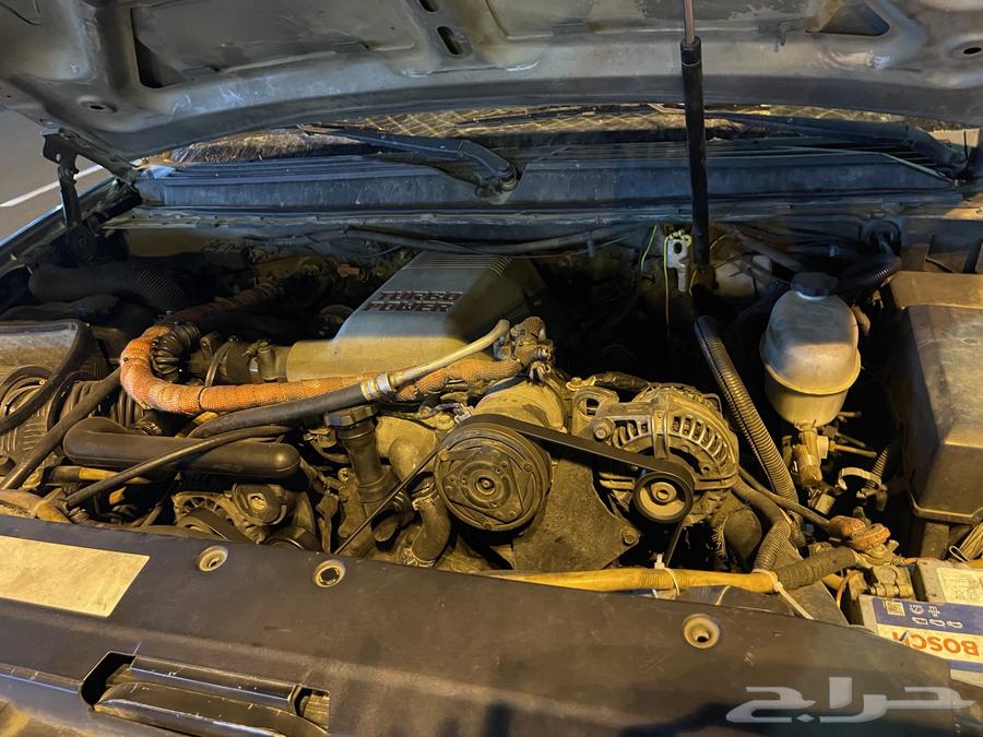 8-cylinder 6.5 diesel engine mounted on a 2009 ambulance63198179437185112