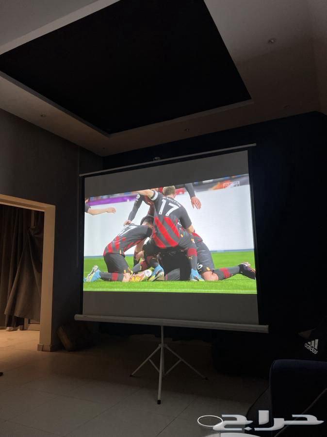 Projector and screen with stand for rent, suitable for screening matches63138543861634114