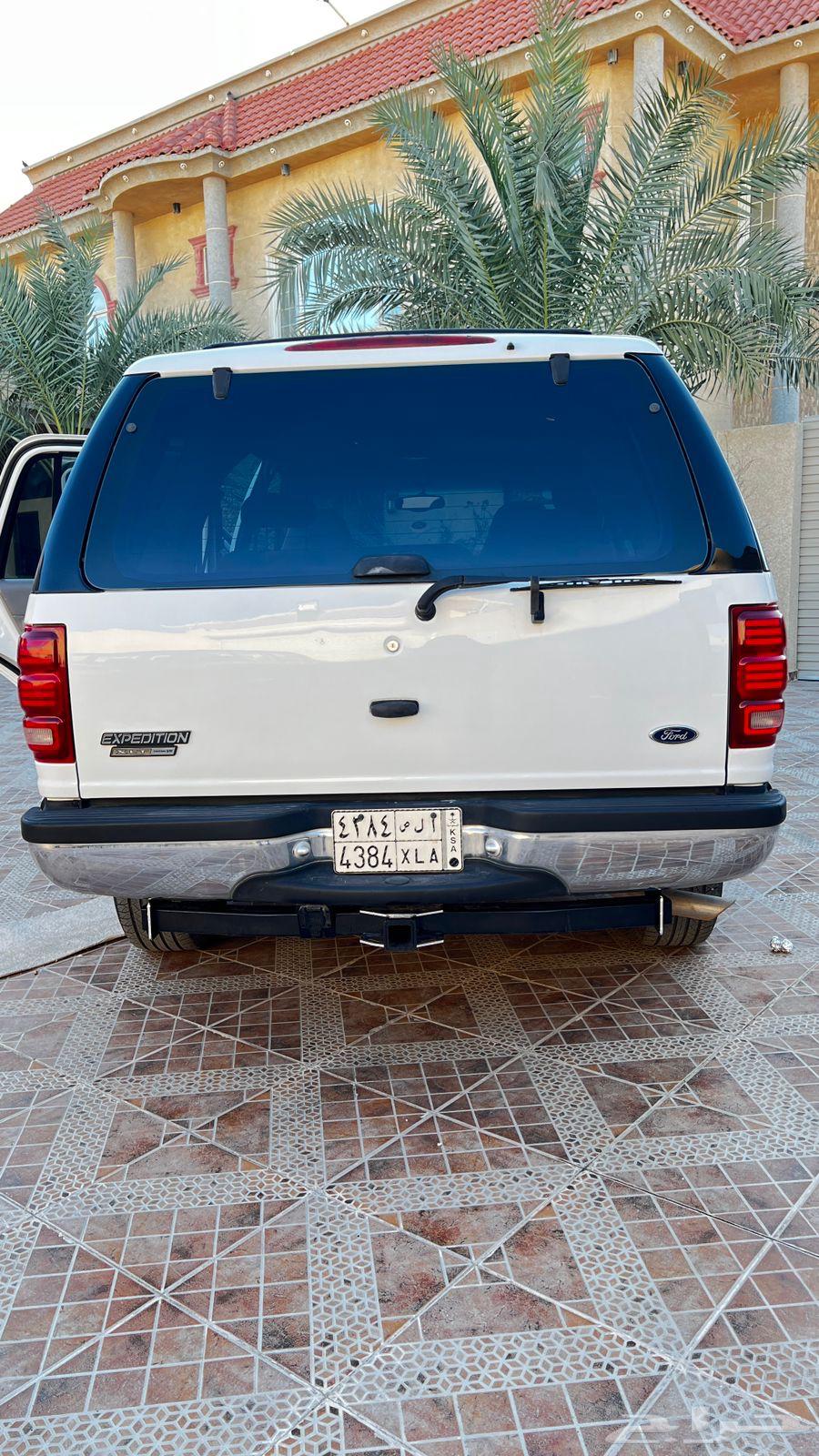 Ford Expedition 2002 for sale. Only 69,000 miles on the odometer.63197155469185113