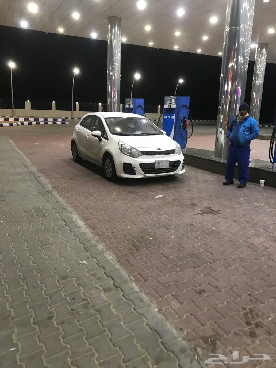 The 2016 Kia Rio Hatchback engine is damaged.63195642165507112
