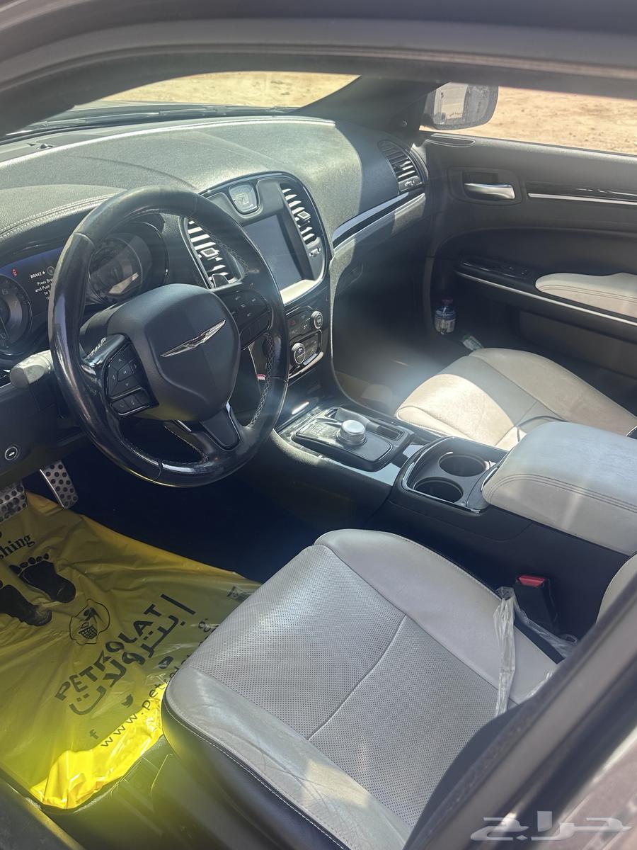 Chrysler 2020 300S imported to Kuwait (first owner)63197170037889113