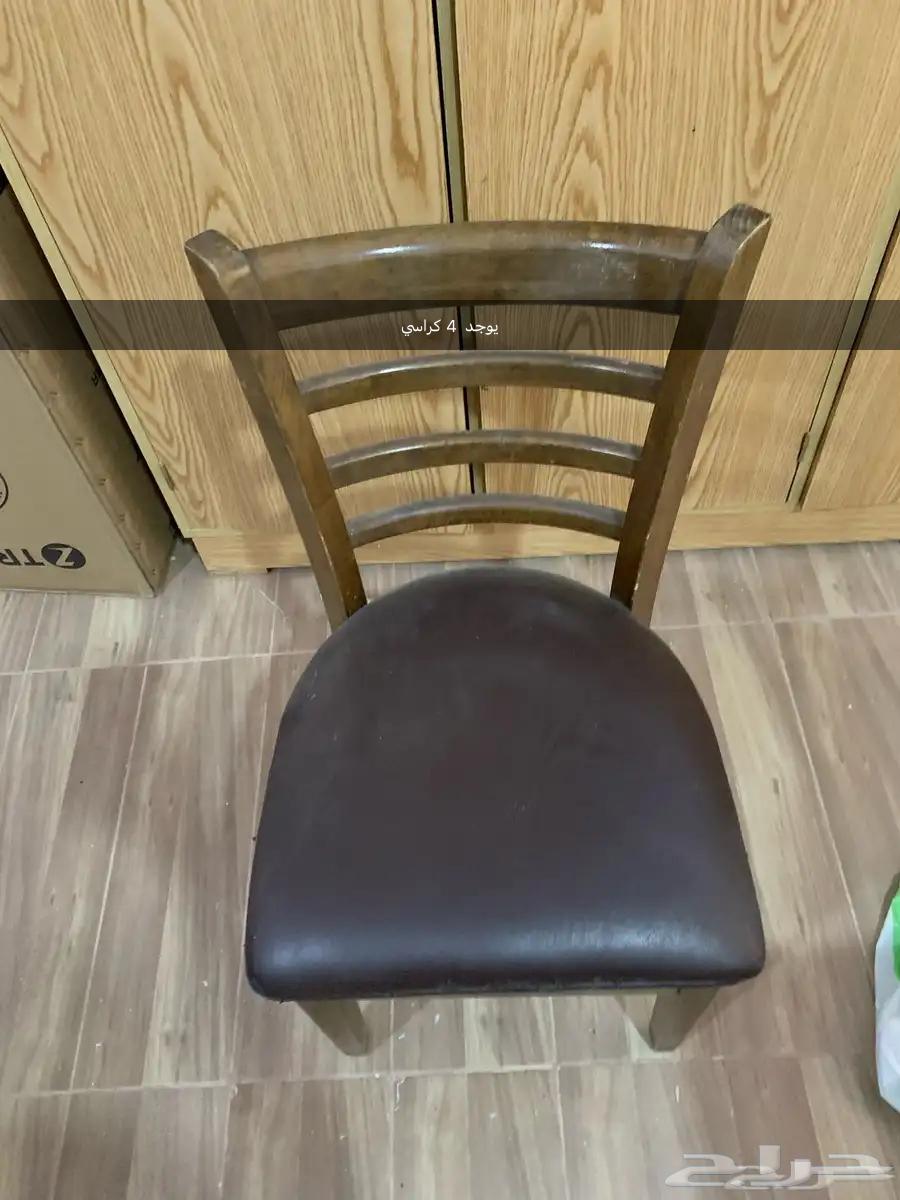 علب بلاستيك وكراسي63133749889155111