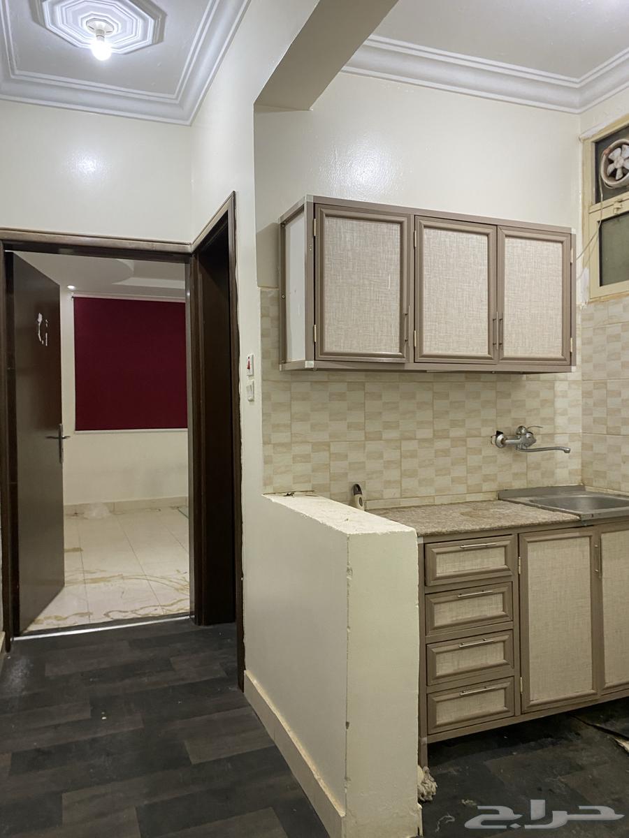 She moved to another house for 900 Riyal instead of Ab.63010616535810112