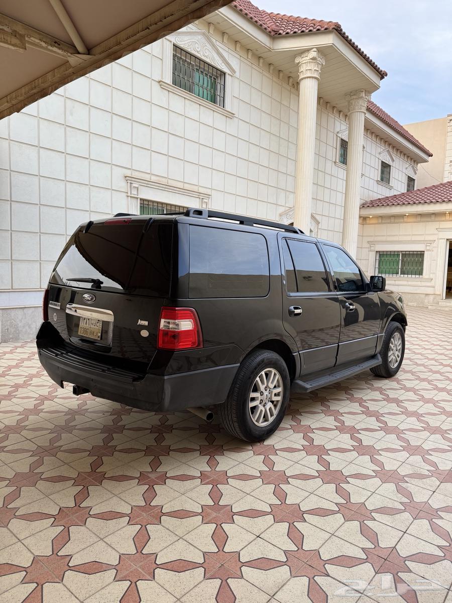 Ford Expedition 2014 model, clean body condition, mileage 236,00063196209864323112