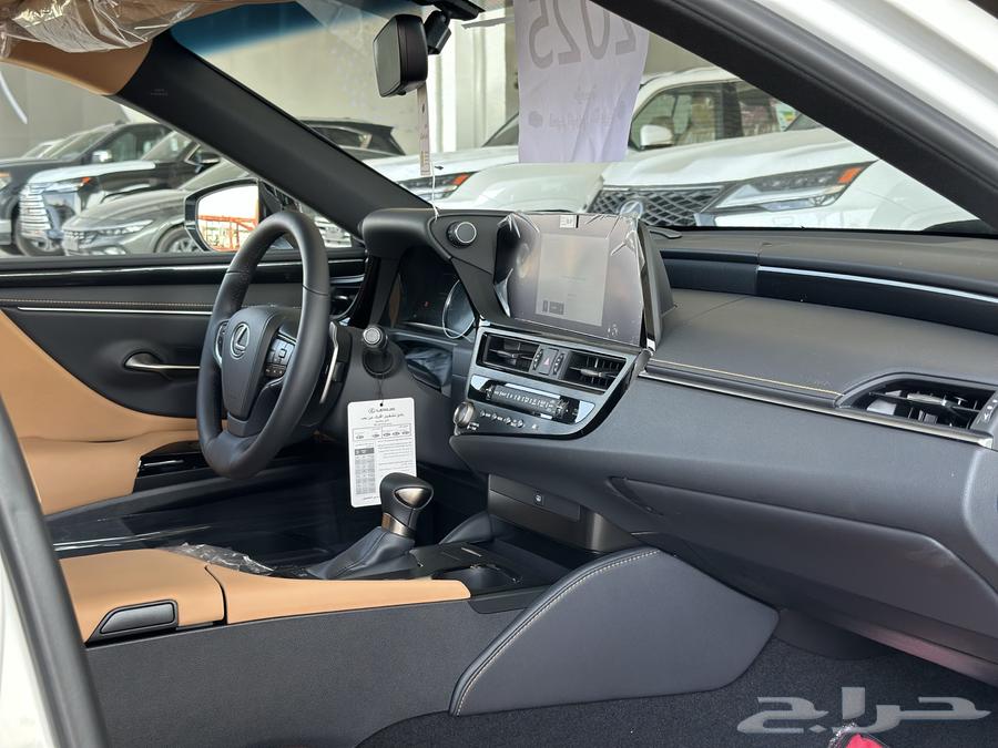 Lexus ES350 CA imported to Al Buraimi, model 202563221396577667114