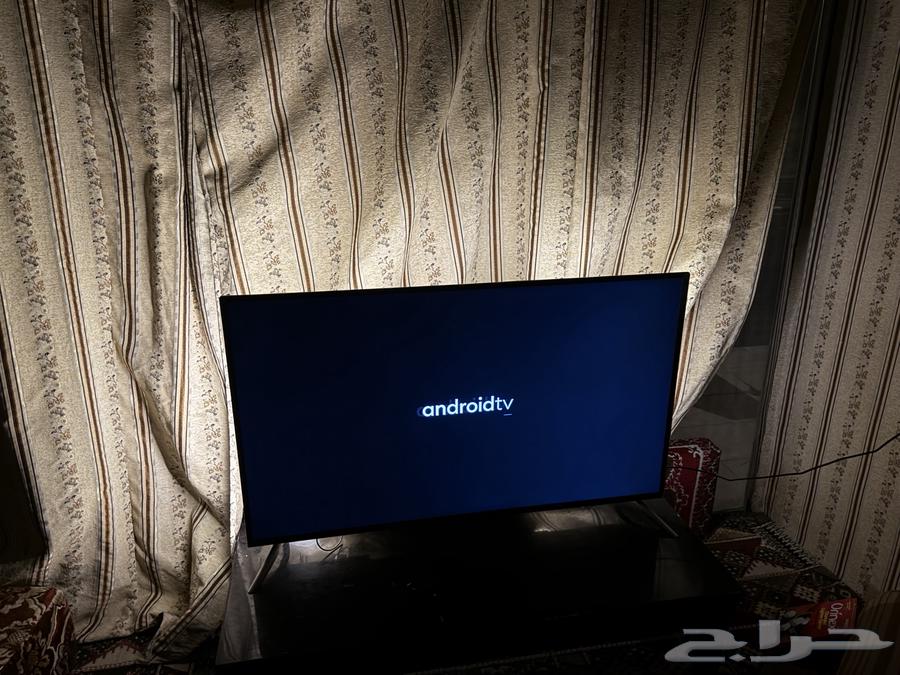 تلفزيون 50 بوصه سمارت 4K HDR نظام اندرويد مع طاوله تلفزيون63153429892611112