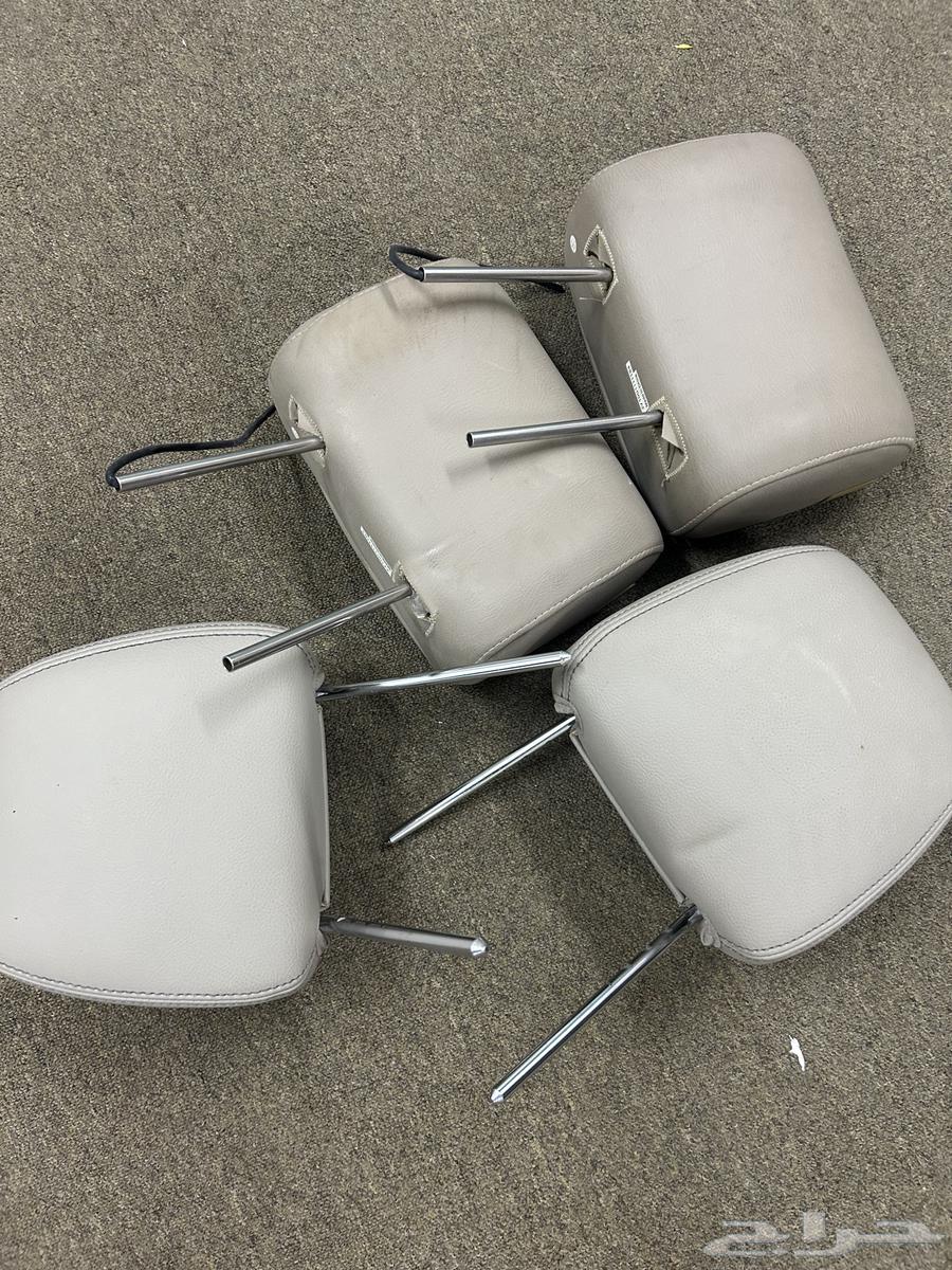Ford Edge headrest screens63192132679553111