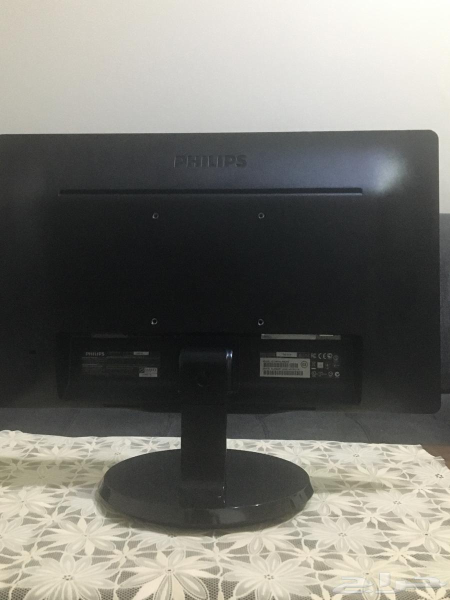 An old-generation computer screen63131111368835111