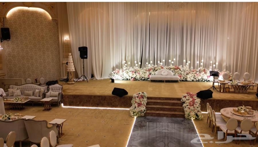 An indoor photographer for events and real estate63128723603073111