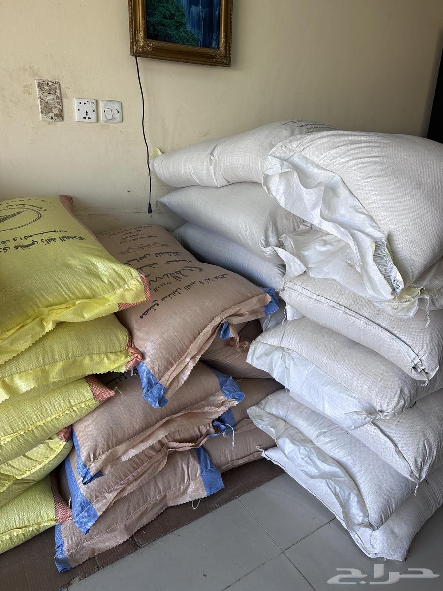 اعلاف طيور حب ودجاج وحمام وبغبغاء و كروان و روز63127155633665114